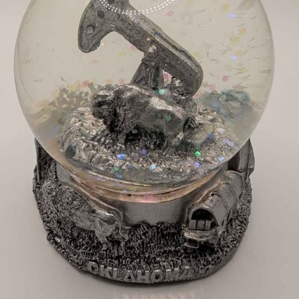 Vintage Oklahoma Oil Pump and Bison Snow Globe